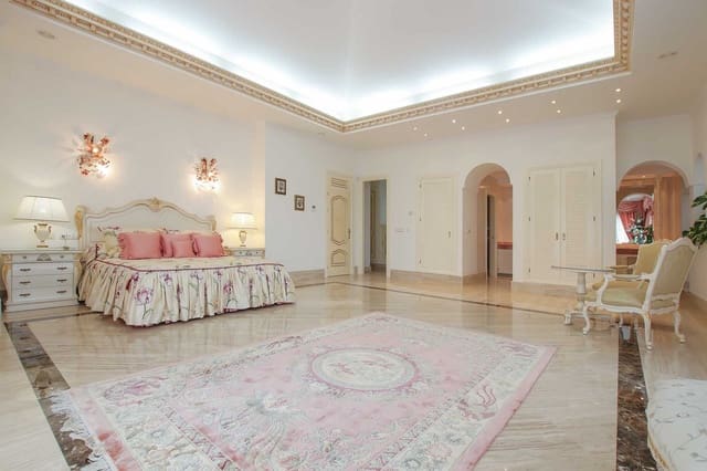 6 slaapkamer Villa te koop in Marbella met zwembad garage - € 12.500.000 (Ref: 8574581)