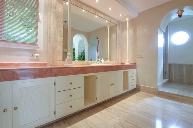 6 slaapkamer Villa te koop in Marbella met zwembad garage - € 12.500.000 (Ref: 8574581)