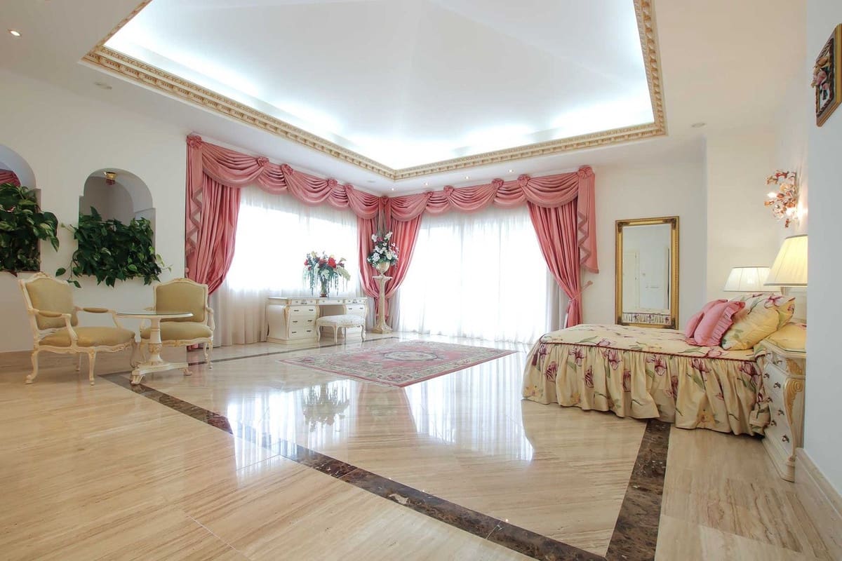 6 soveværelse Villa til salg i Marbella med swimmingpool garage - € 12.500.000 (Ref: 8574581)