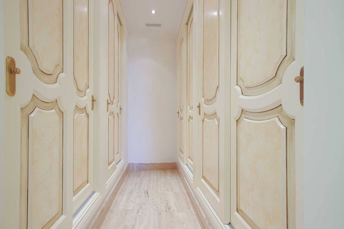 6 bedroom Villa for sale in Marbella with pool garage - € 12,500,000 (Ref: 8574581)