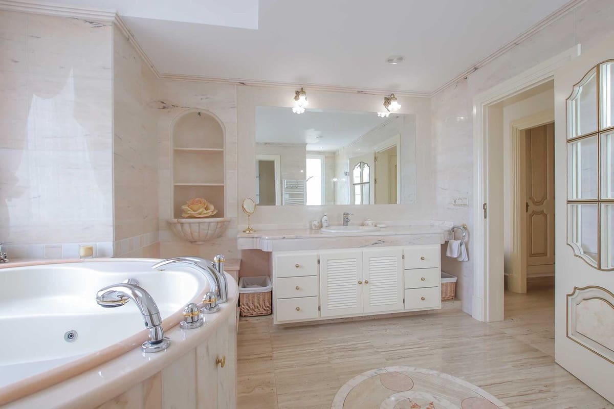 6 bedroom Villa for sale in Marbella with pool garage - € 12,500,000 (Ref: 8574581)