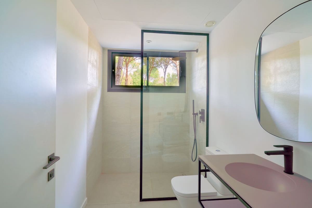 5 soverom Villa til salgs i Sotogrande med svømmebasseng garasje - € 4 500 000 (Ref: 8574621)