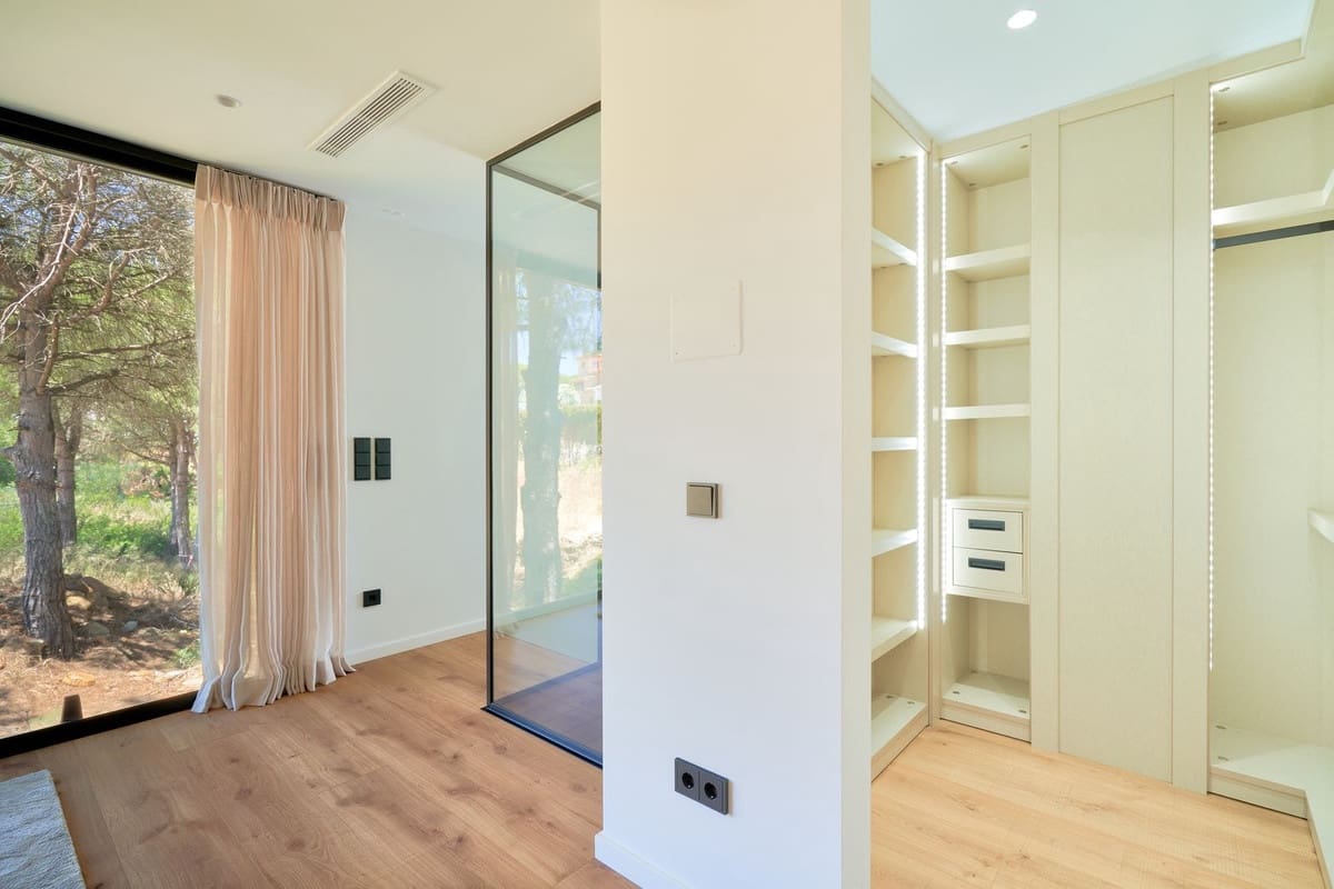 5 soverom Villa til salgs i Sotogrande med svømmebasseng garasje - € 4 500 000 (Ref: 8574621)