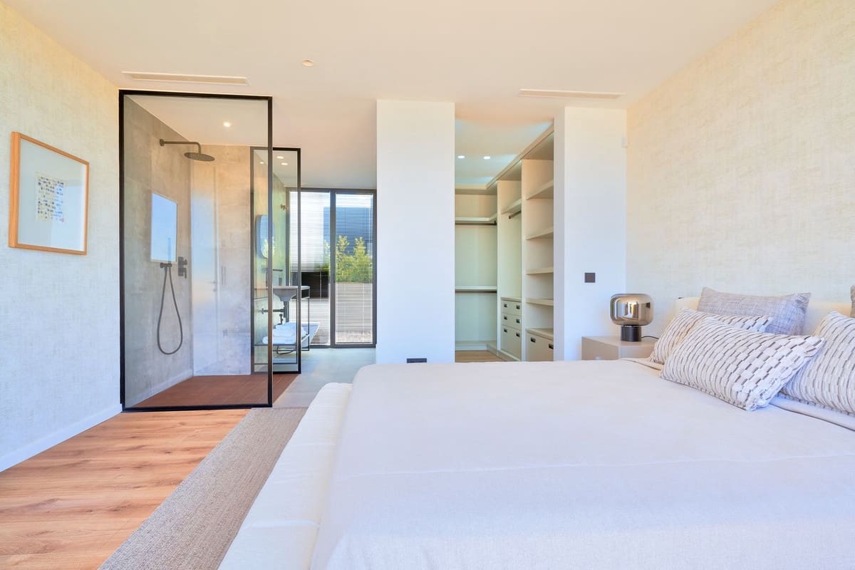 5 soverom Villa til salgs i Sotogrande med svømmebasseng garasje - € 4 500 000 (Ref: 8574621)