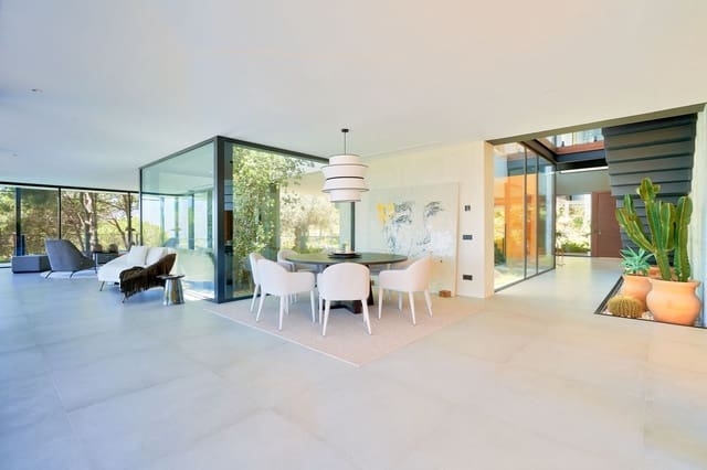 5 makuuhuone Huvila myytävänä paikassa Sotogrande, San Roque mukana uima-altaan 
autotalli - 4 500 000 € (Ref: 8574621)