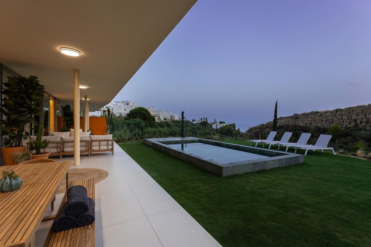 3 Zimmer Apartment zu verkaufen in Mijas Costa mit Pool Garage - 1.350.000 € (Ref: 8574637)