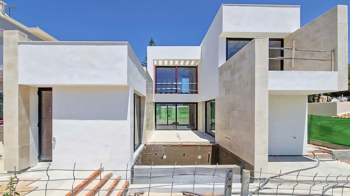 4 chambre Villa/Maison à vendre à Marbella avec piscine garage - 1 595 000 € (Ref: 8644241)