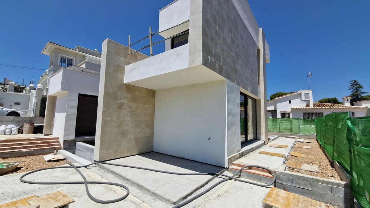 4 chambre Villa/Maison à vendre à Marbella avec piscine garage - 1 595 000 € (Ref: 8644241)