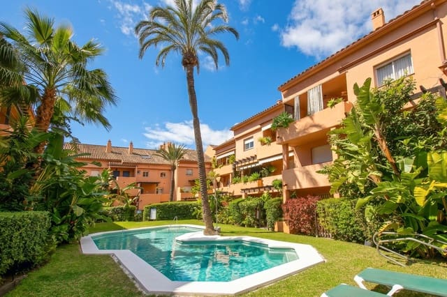 2 sypialnia Apartament na sprzedaż w Golden Mile, Marbella z basenem garażem - 599 000 € (Ref: 8655760)