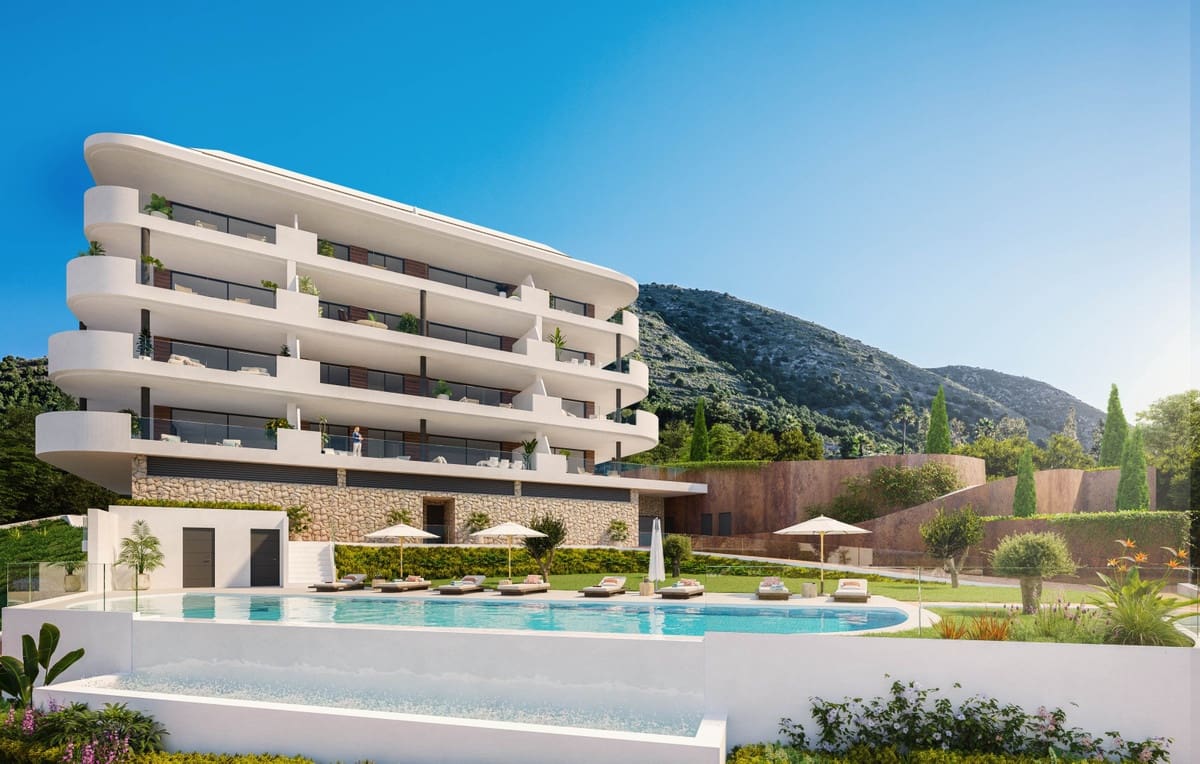 Apartamento de 3 habitaciones en Fuengirola en venta con piscina garaje - 895.000 € (Ref: 8688487)