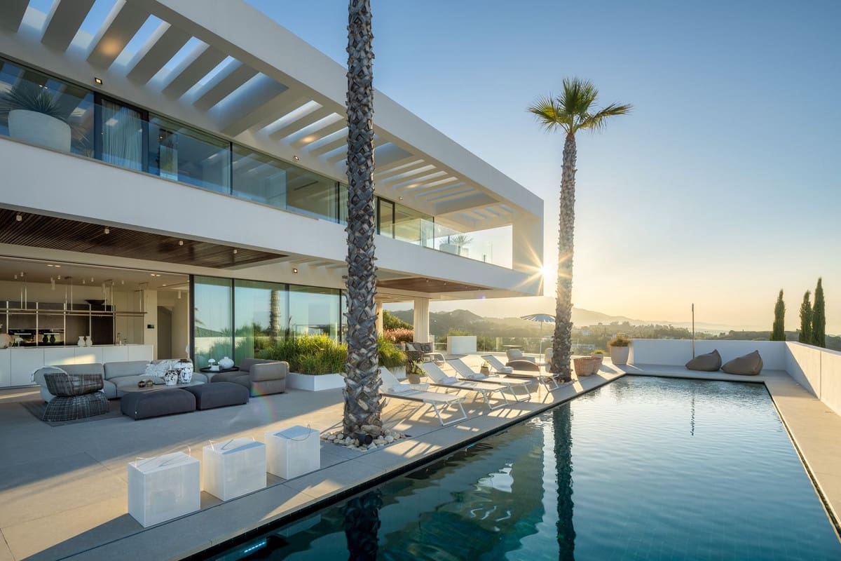 6 bedroom Villa for sale in Marbella with pool garage - € 6,950,000 (Ref: 8698843)
