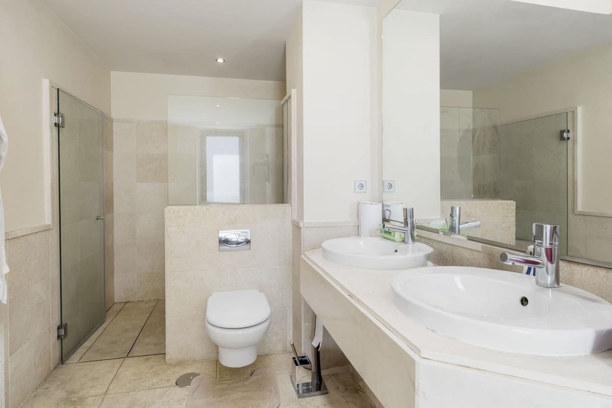 3 chambre Appartement à vendre à Benahavis avec piscine garage - 1 075 000 € (Ref: 8723101)