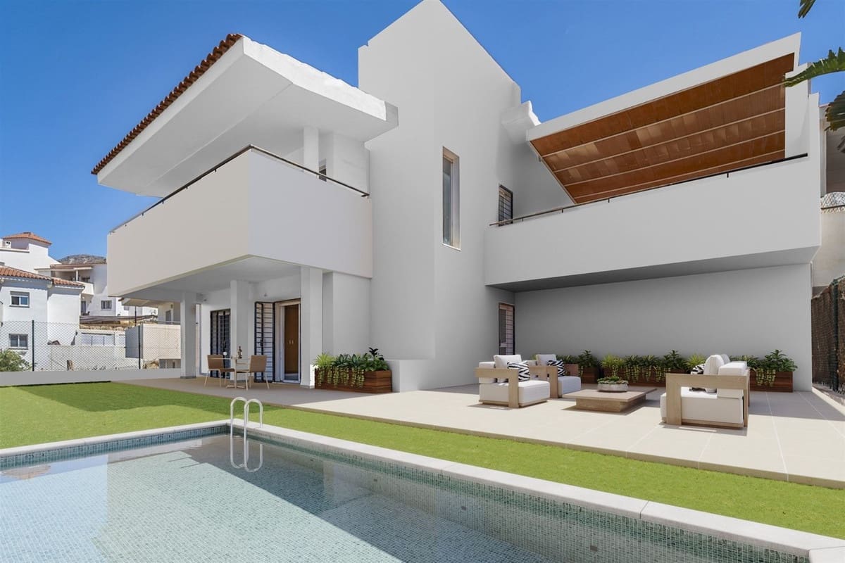 3 sovrum Semi-fristående Villa till salu i Mijas med pool garage - 750 000 € (Ref: 8728589)