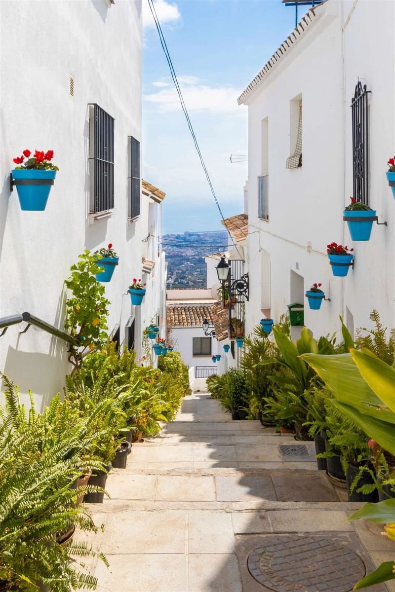 3 soverom Kjedet enebolig til salgs i Mijas med svømmebasseng garasje - € 750 000 (Ref: 8728589)