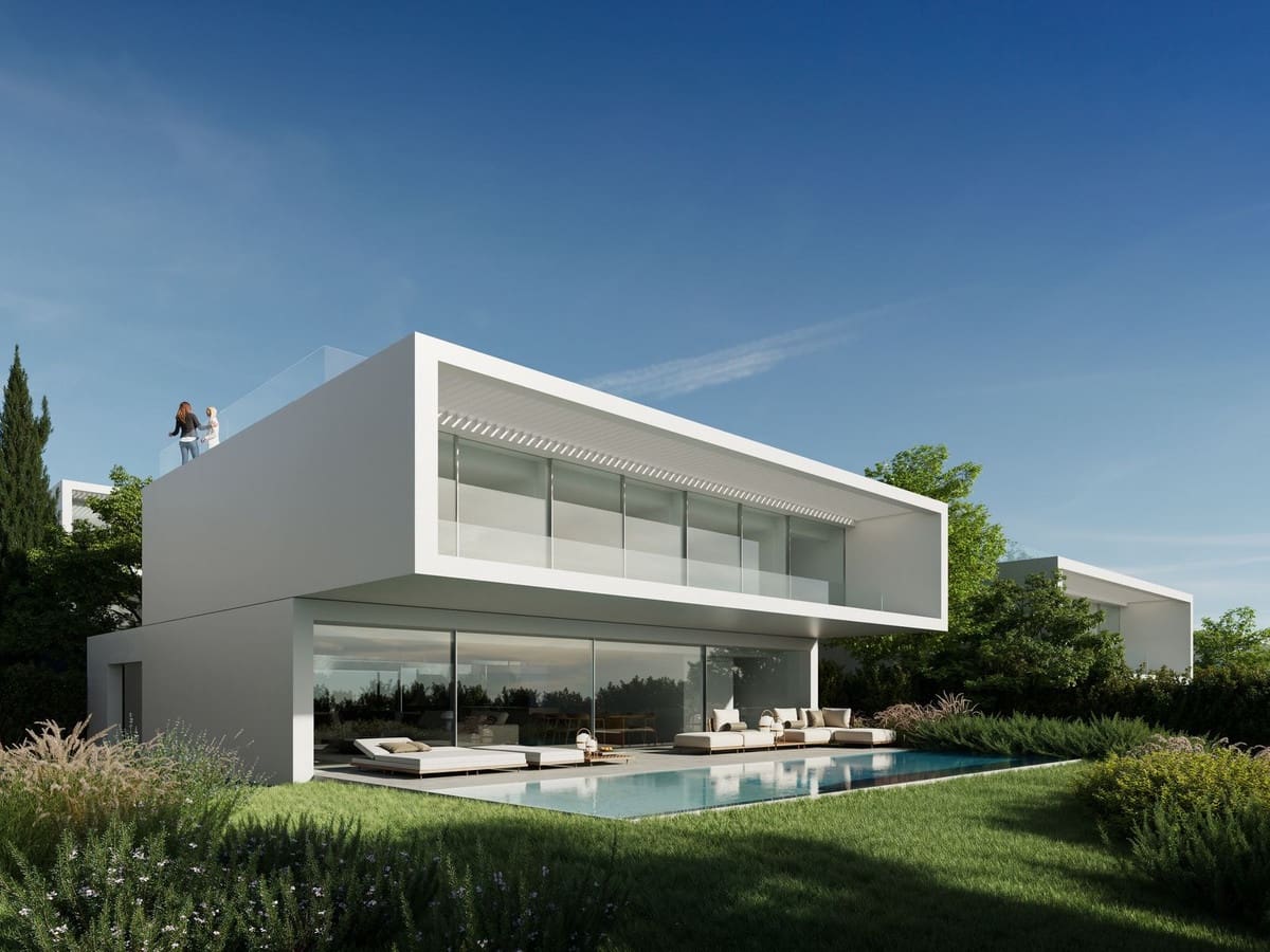 3 bedroom Villa for sale in Estepona with pool garage - € 1,400,000 (Ref: 8814872)