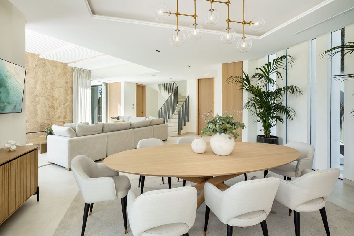 5 sypialnia Willa na sprzedaż w Nueva Andalucia z basenem garażem - 7 495 000 € (Ref: 8824114)