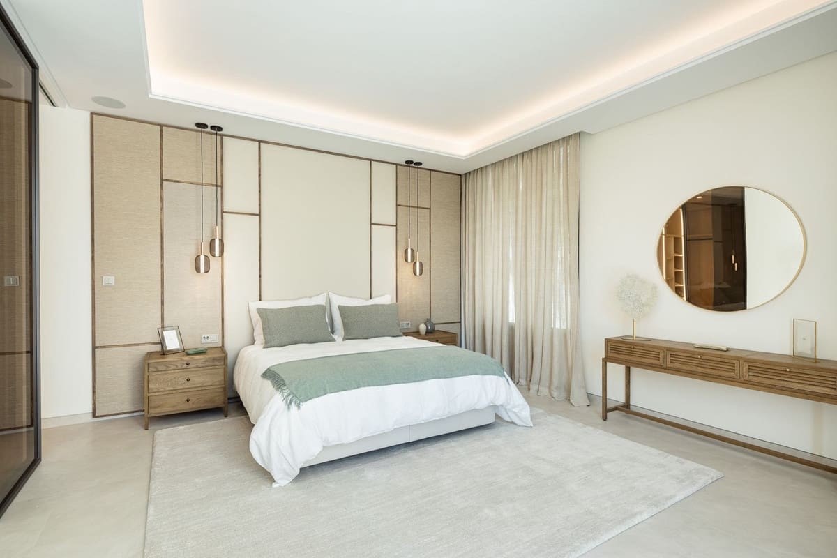 5 bedroom Villa for sale in Nueva Andalucia with pool garage - € 7,495,000 (Ref: 8824114)