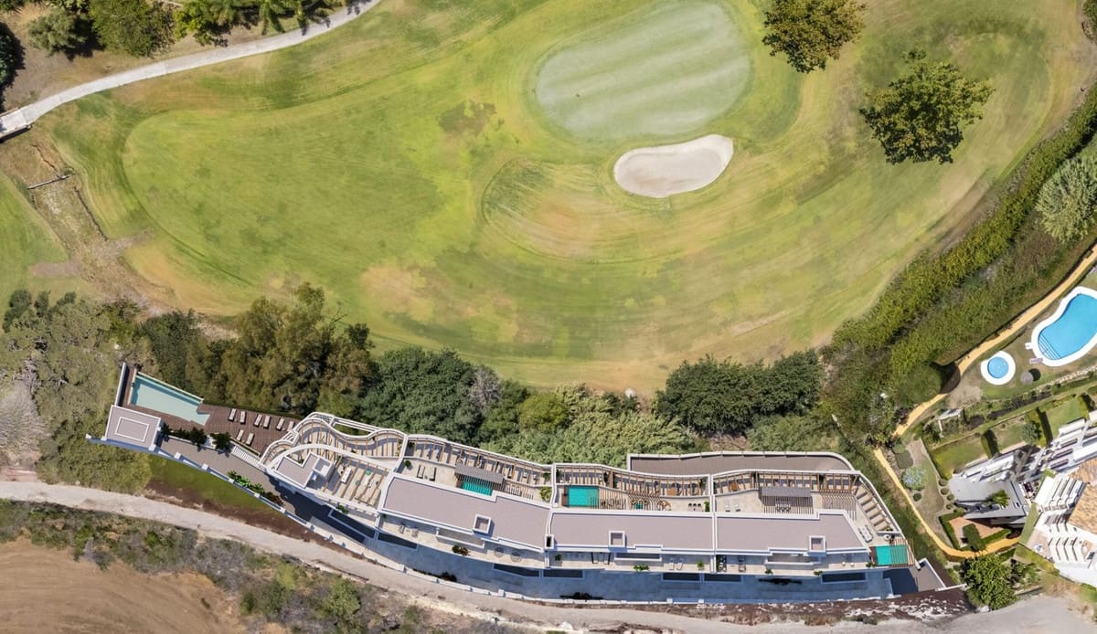 2 bedroom Apartment for sale in Marbella with pool garage - € 650,000 (Ref: 8863172)