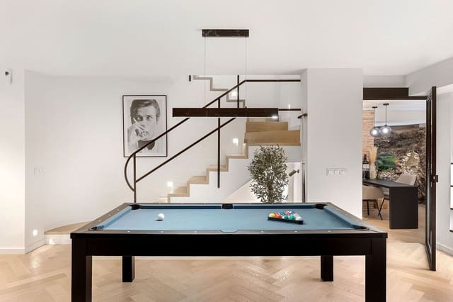 4 soveværelse Byhus til salg i Marbella med swimmingpool garage - € 1.899.000 (Ref: 8903989)