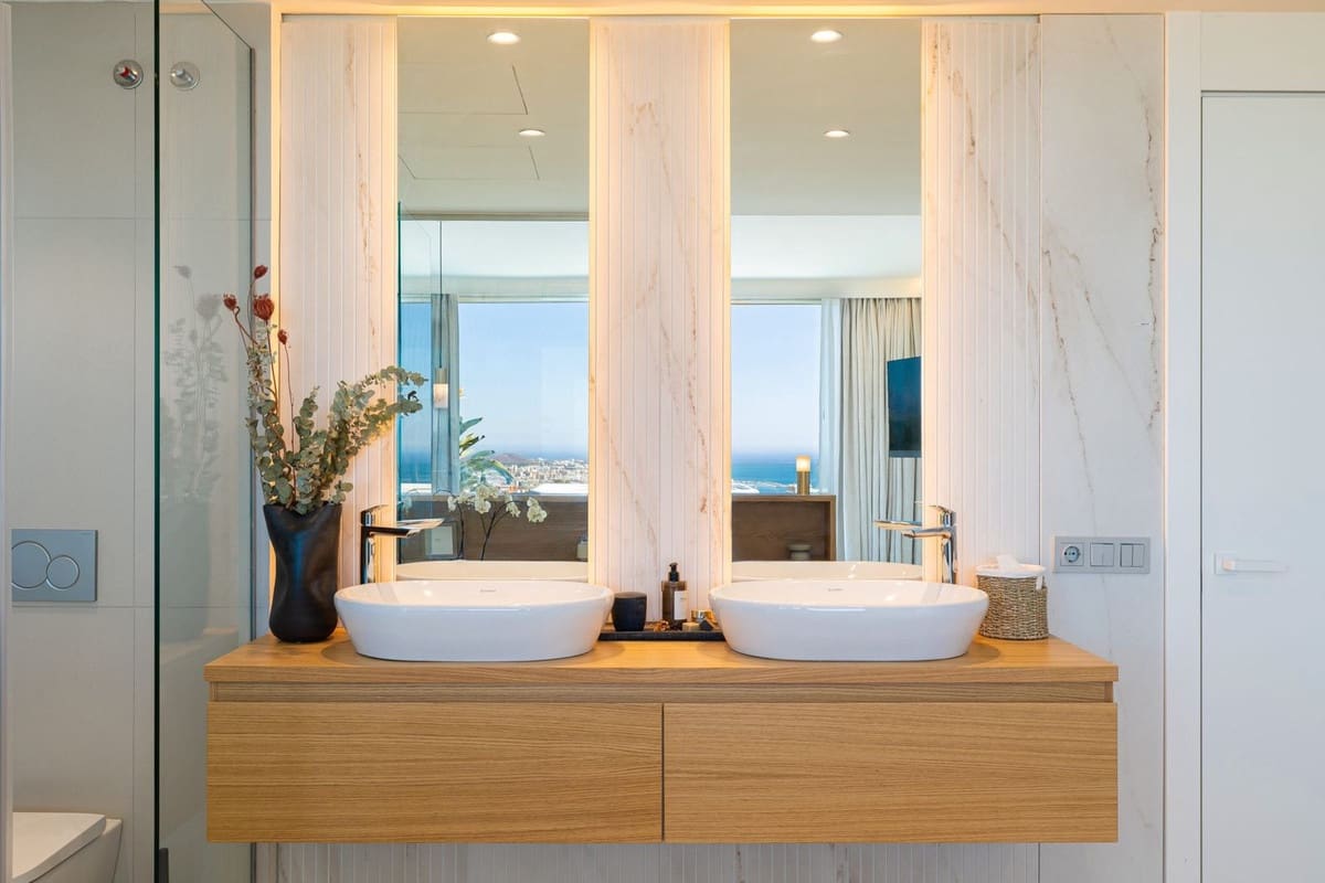 3 soverom Penthouse til salgs i Fuengirola med svømmebasseng garasje - € 1 125 000 (Ref: 8906549)