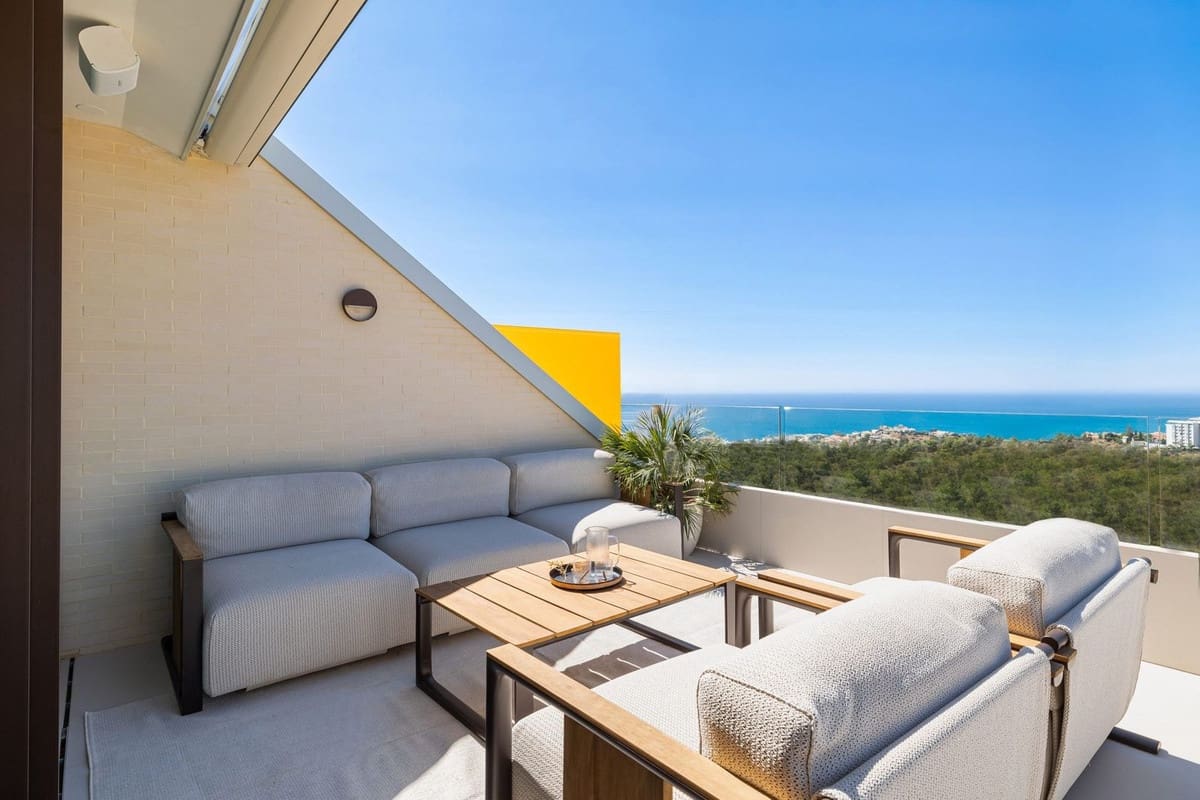 3 soverom Penthouse til salgs i Fuengirola med svømmebasseng garasje - € 1 125 000 (Ref: 8906549)