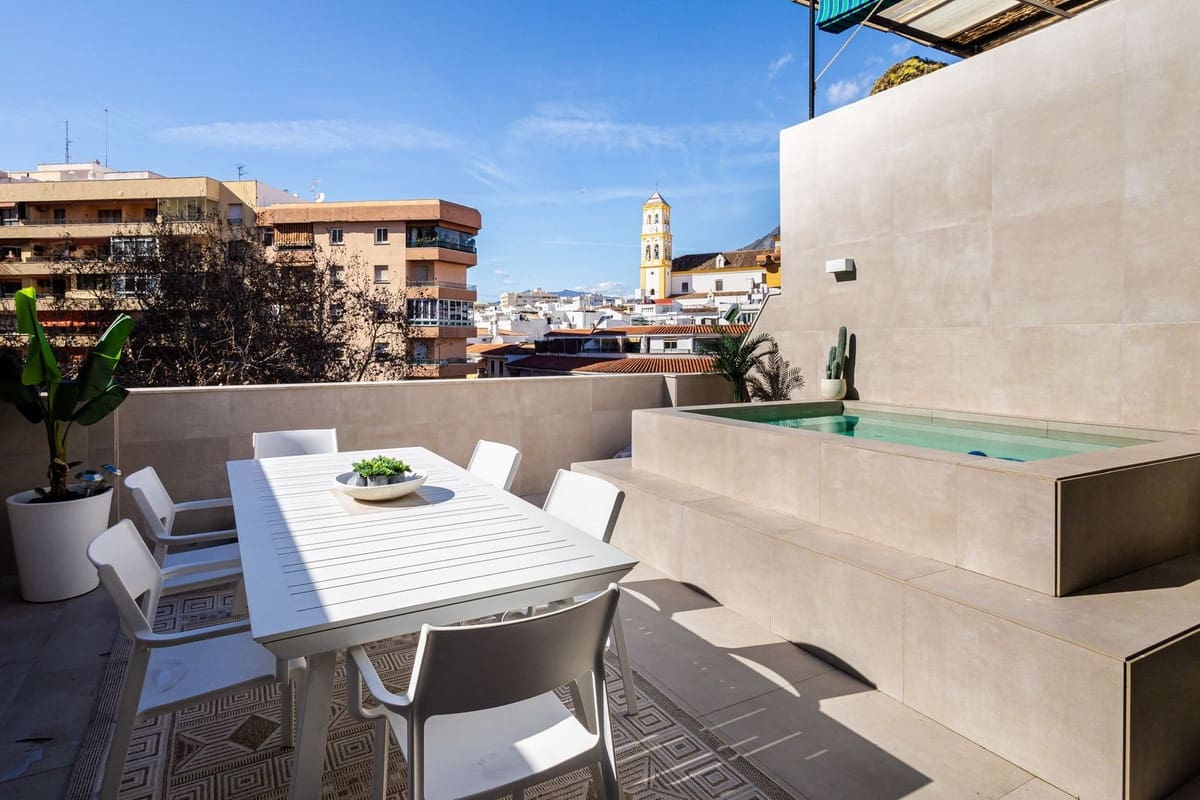 4 soveværelse Penthouse til salg i Marbella med swimmingpool - € 1.150.000 (Ref: 8940763)