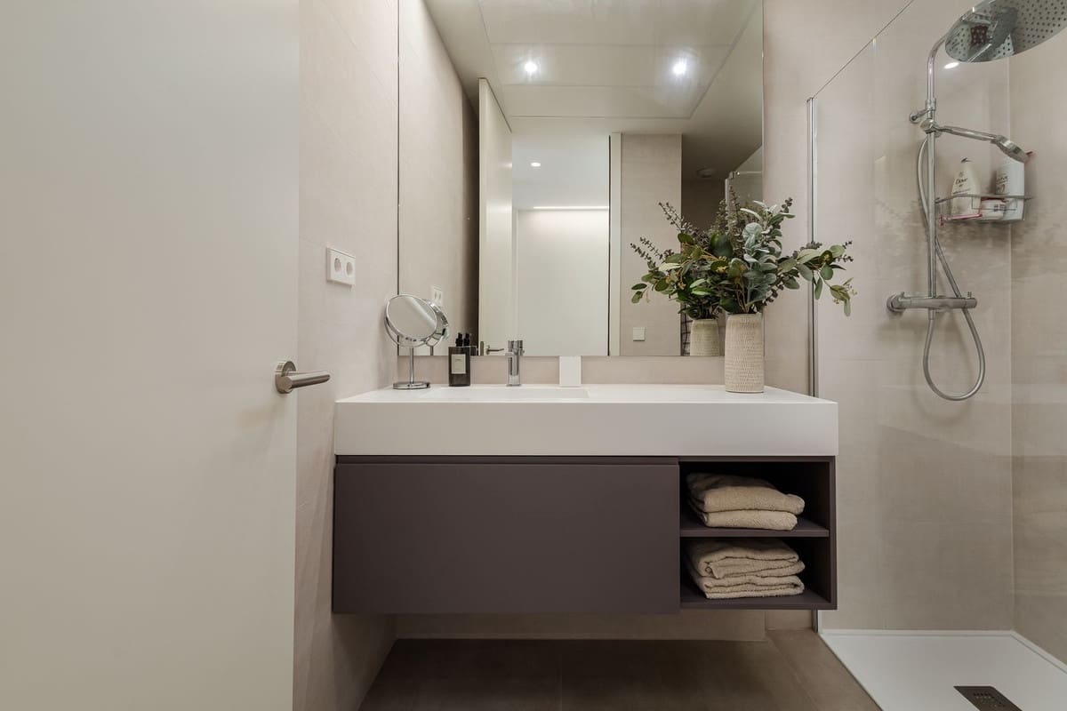 4 bedroom Penthouse for sale in Marbella with pool - € 1,150,000 (Ref: 8940763)