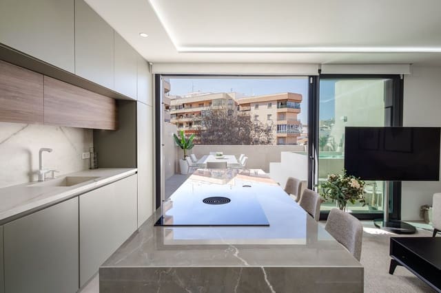 4 sovrum Takvåning till salu i Marbella med pool - 1 150 000 € (Ref: 8940763)