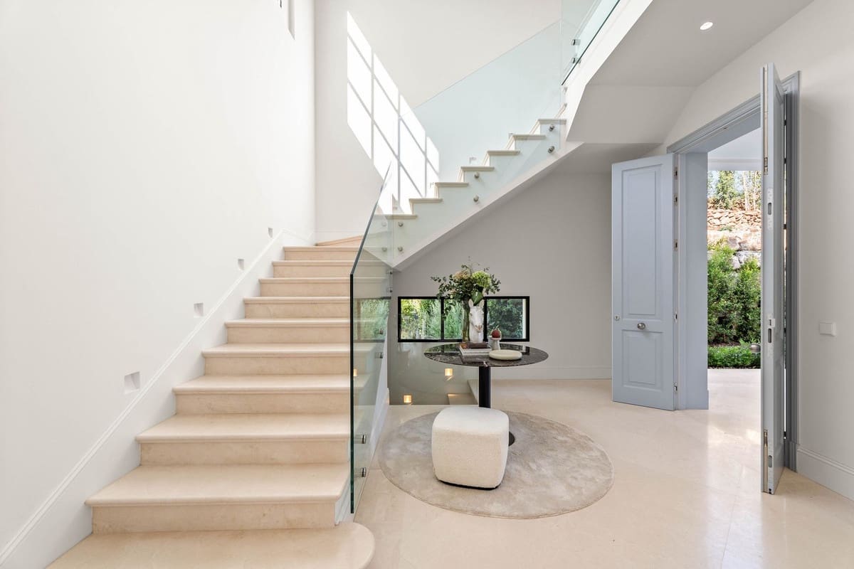 4 bedroom Villa for sale in Marbella with pool garage - € 4,595,000 (Ref: 8960525)