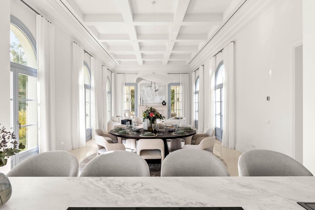 4 bedroom Villa for sale in Marbella with pool garage - € 4,595,000 (Ref: 8960525)