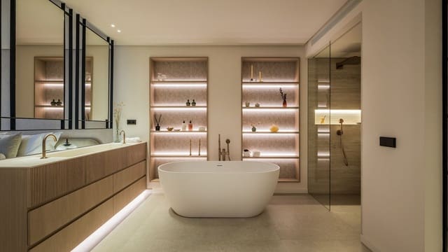 4 sypialnia Willa na sprzedaż w Marbella z basenem garażem - 5 975 000 € (Ref: 8966853)