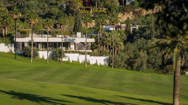 4 sypialnia Willa na sprzedaż w Marbella z basenem garażem - 5 975 000 € (Ref: 8966853)