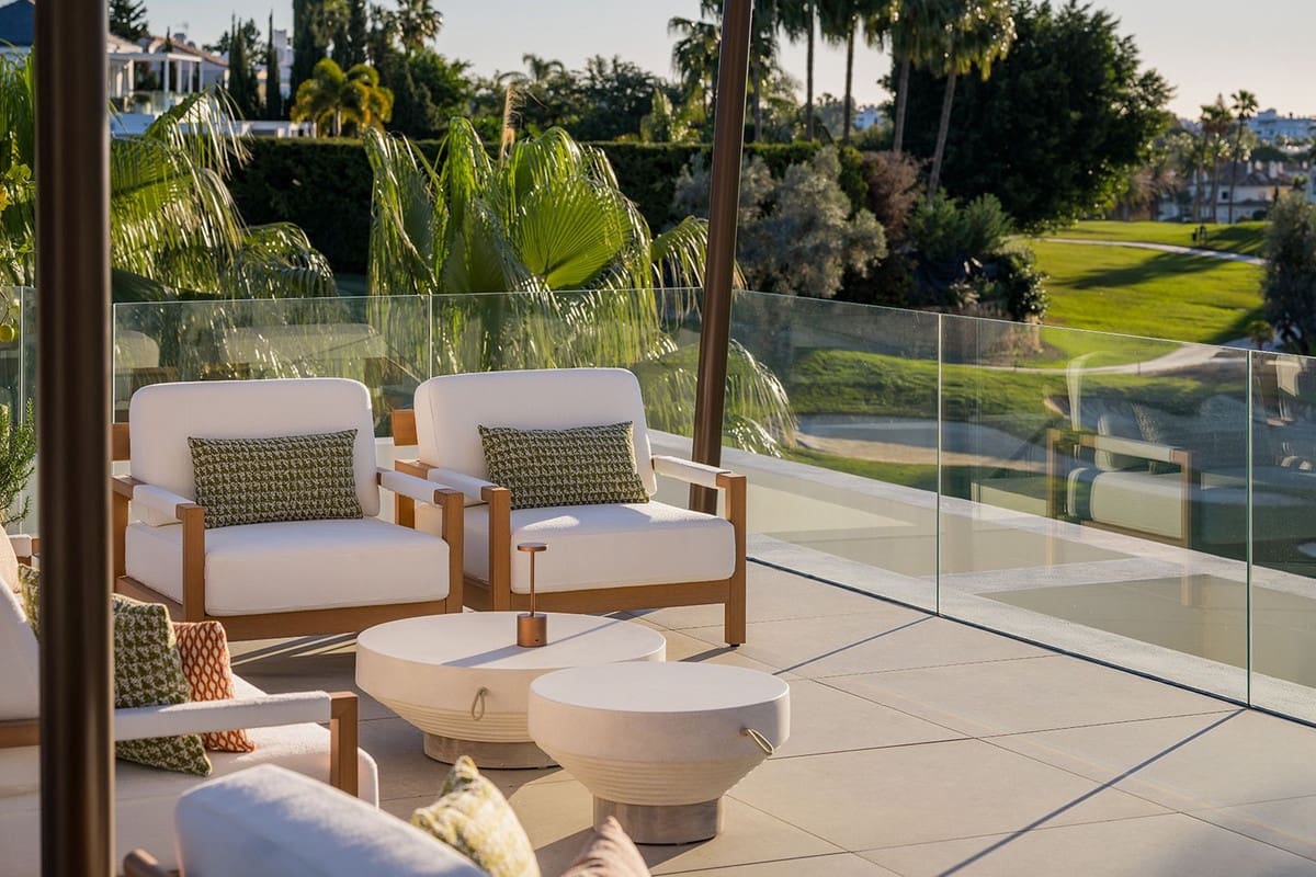 4 bedroom Villa for sale in Marbella with pool garage - € 5,975,000 (Ref: 8966853)