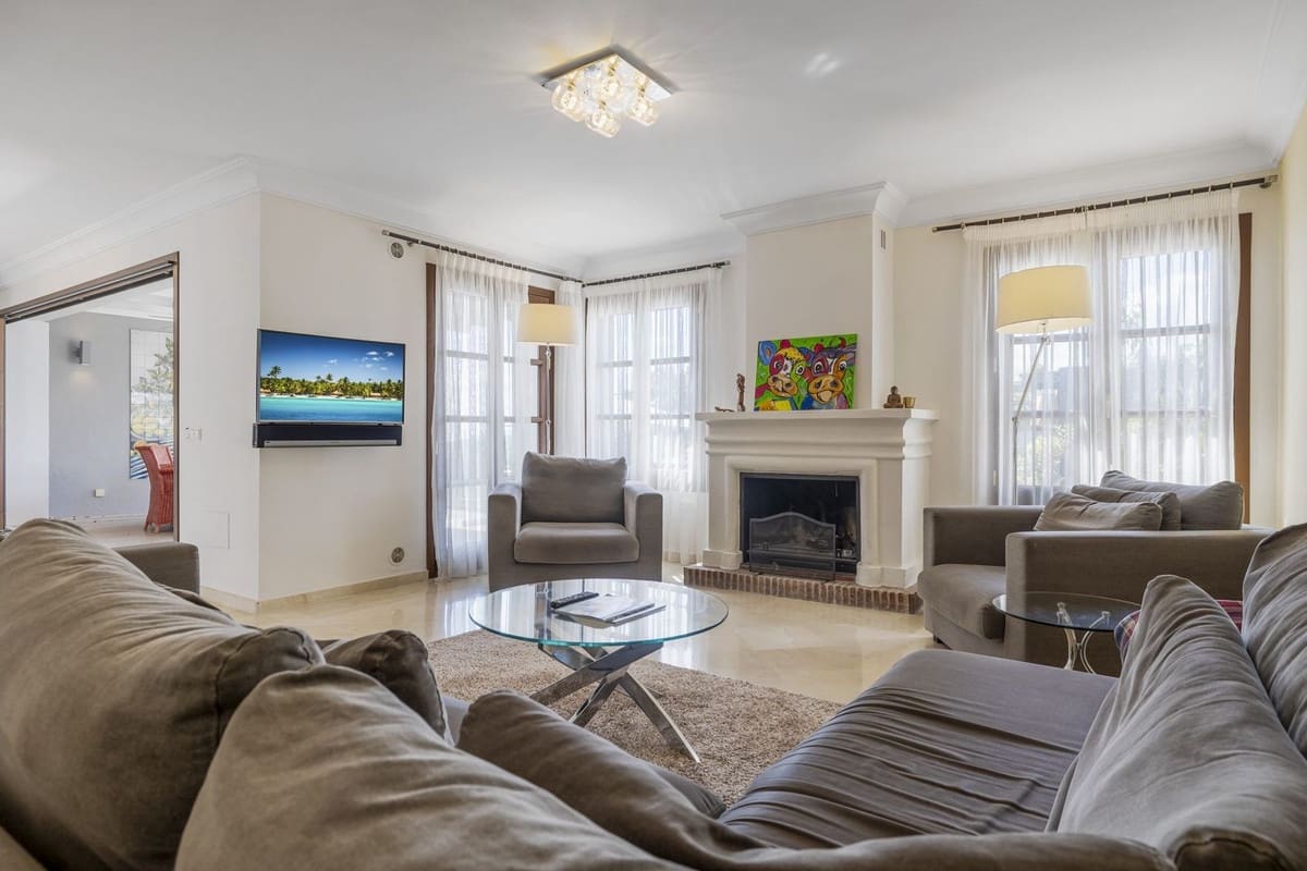 5 soveværelse Byhus til salg i Benahavis med swimmingpool garage - € 1.095.000 (Ref: 8967288)