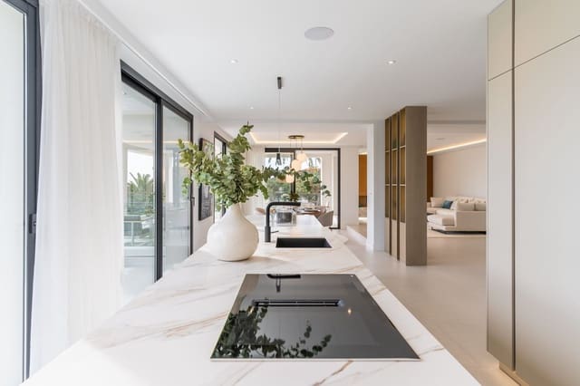 4 sypialnia Willa na sprzedaż w Marbella z basenem garażem - 3 495 000 € (Ref: 8973297)