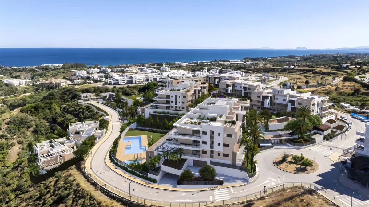 2 soverom Penthouse til salgs i Estepona med svømmebasseng garasje - € 788 000 (Ref: 8983087)