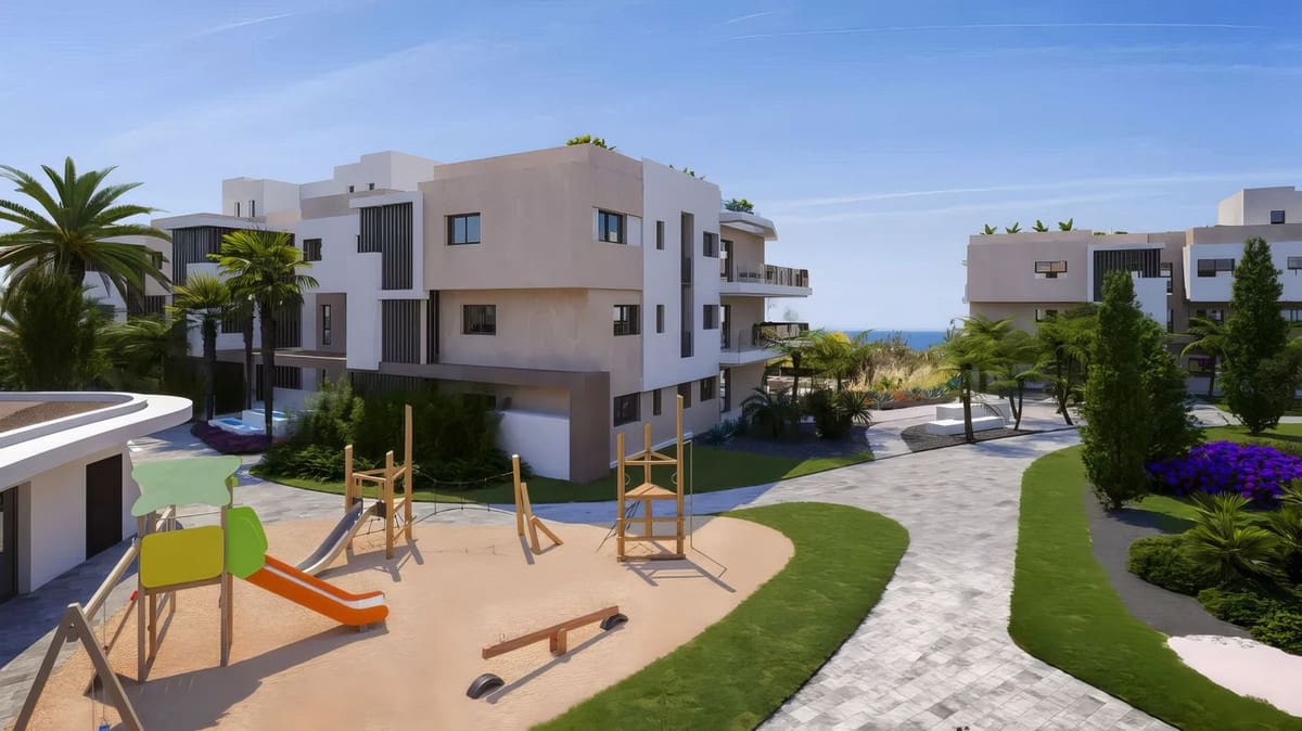 2 soveværelse Penthouse til salg i Estepona med swimmingpool garage - € 788.000 (Ref: 8983087)