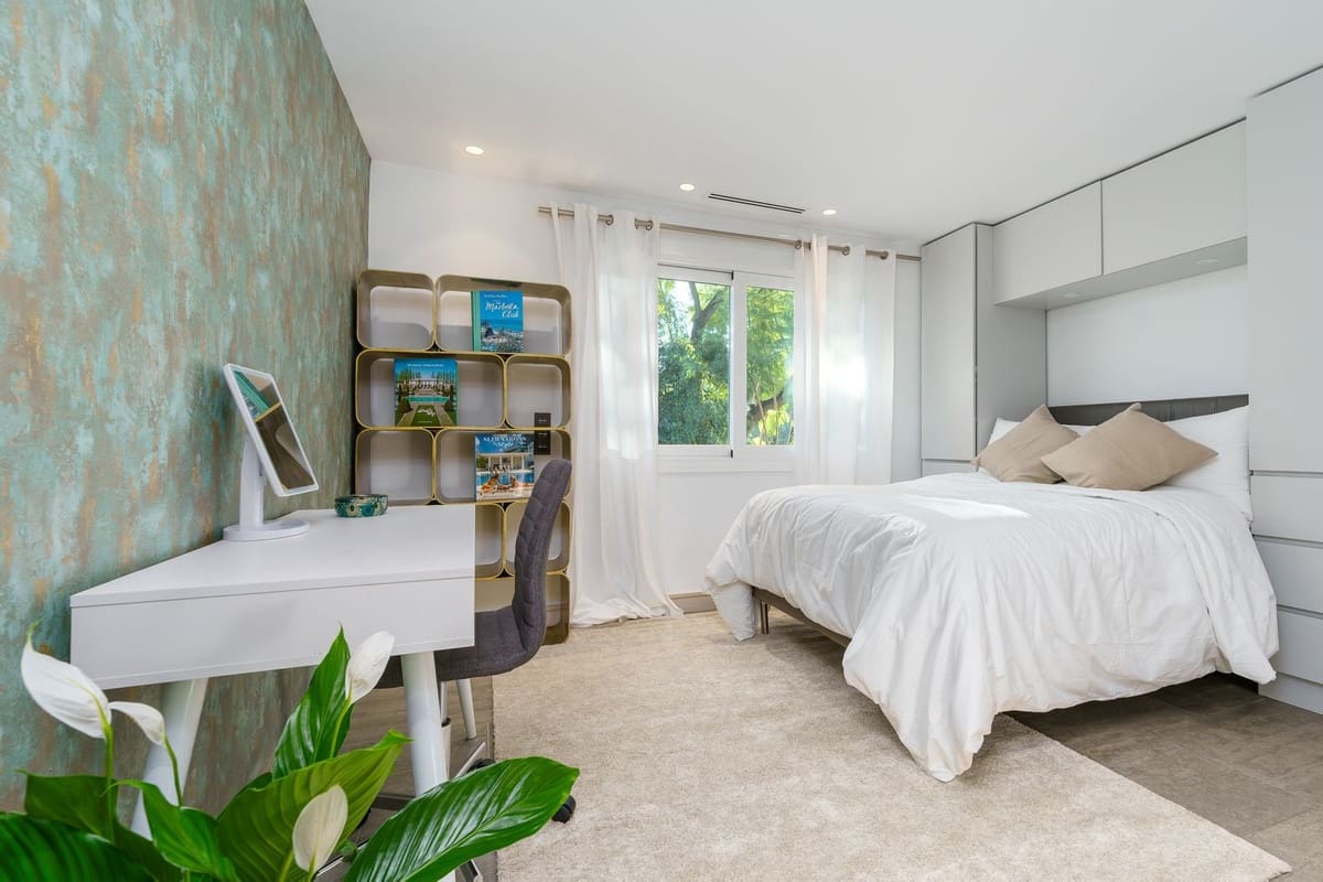 6 soveværelse Villa til salg i Nueva Andalucia med swimmingpool garage - € 2.590.000 (Ref: 8983091)