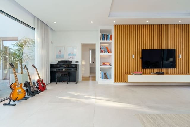 6 chambre Villa/Maison à vendre à Nueva Andalucia, Marbella avec piscine garage - 2 590 000 € (Ref: 8983091)