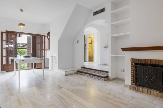 2 sovrum Hus till salu i Estepona med pool garage - 495 000 € (Ref: 8992584)