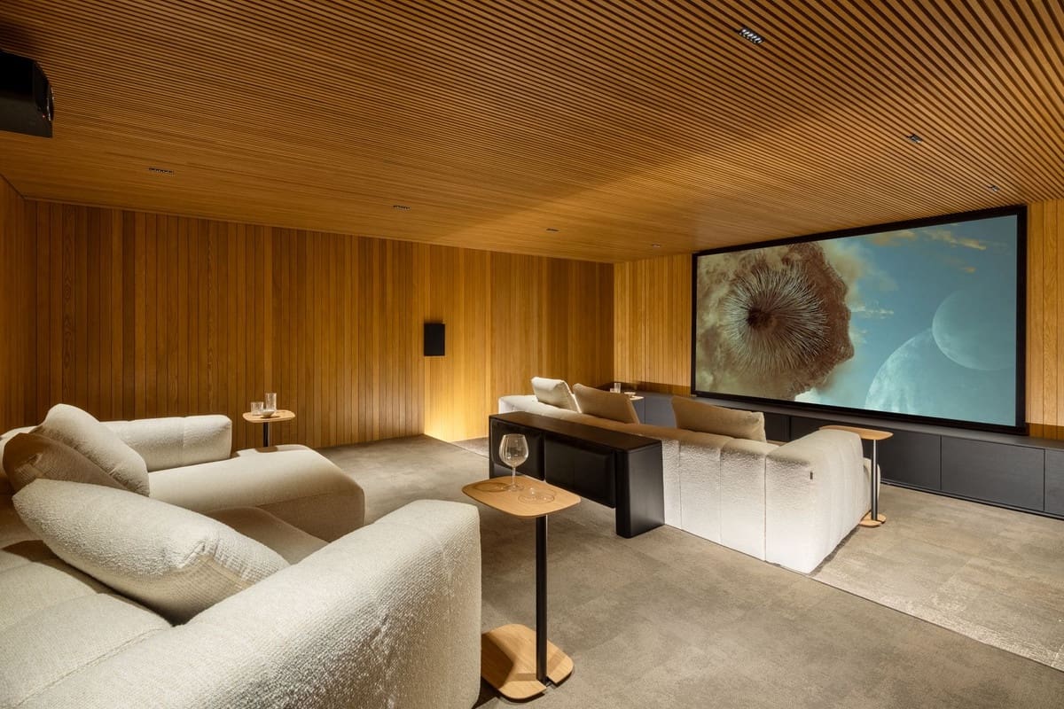 7 bedroom Villa for sale in Benahavis with pool garage - € 10,800,000 (Ref: 9009900)