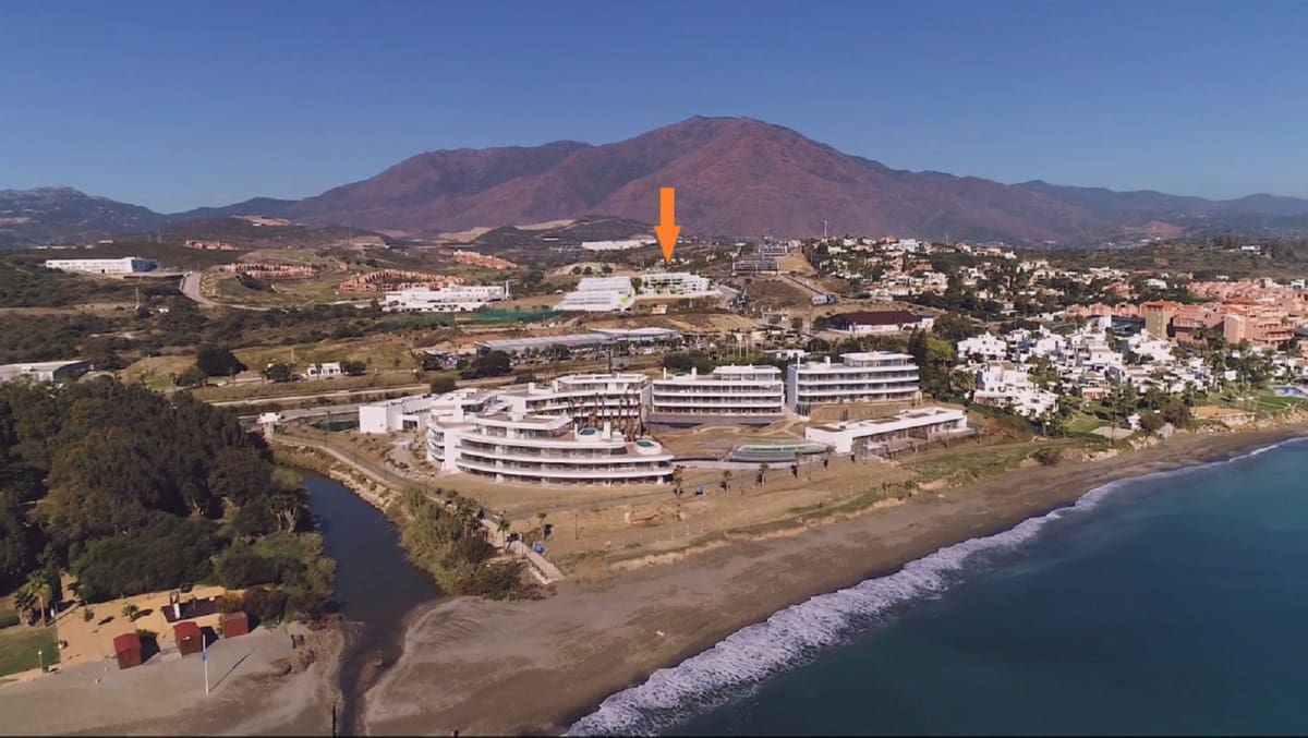 2 soverom Penthouse til salgs i Estepona med svømmebasseng garasje - € 975 000 (Ref: 9028724)