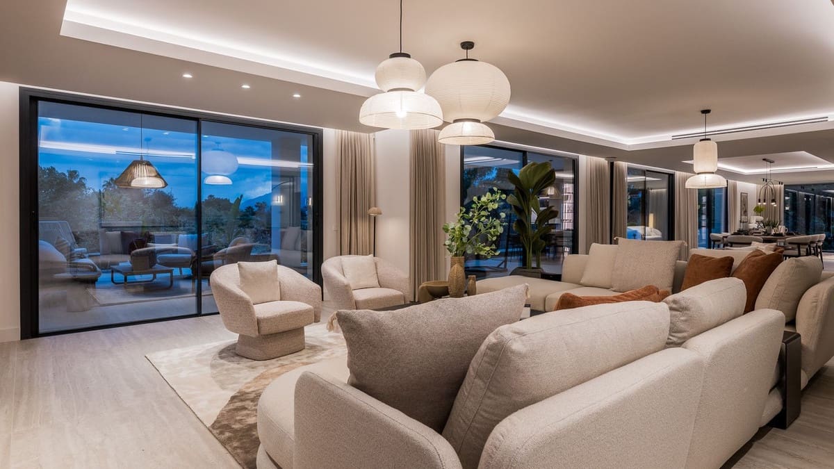 6 sypialnia Willa na sprzedaż w Marbella z basenem garażem - 3 975 000 € (Ref: 9074368)