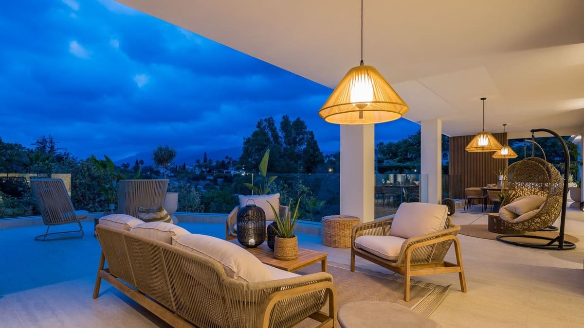 6 sypialnia Willa na sprzedaż w Marbella z basenem garażem - 3 975 000 € (Ref: 9074368)