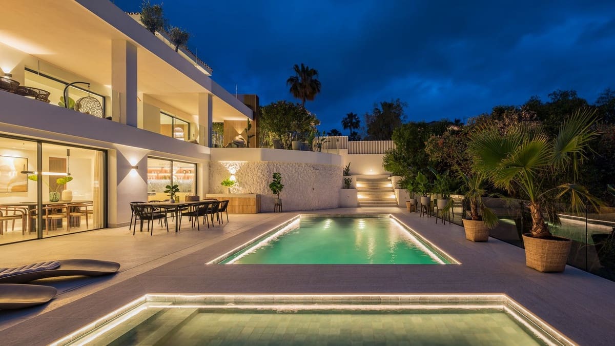 6 sypialnia Willa na sprzedaż w Marbella z basenem garażem - 3 975 000 € (Ref: 9074368)