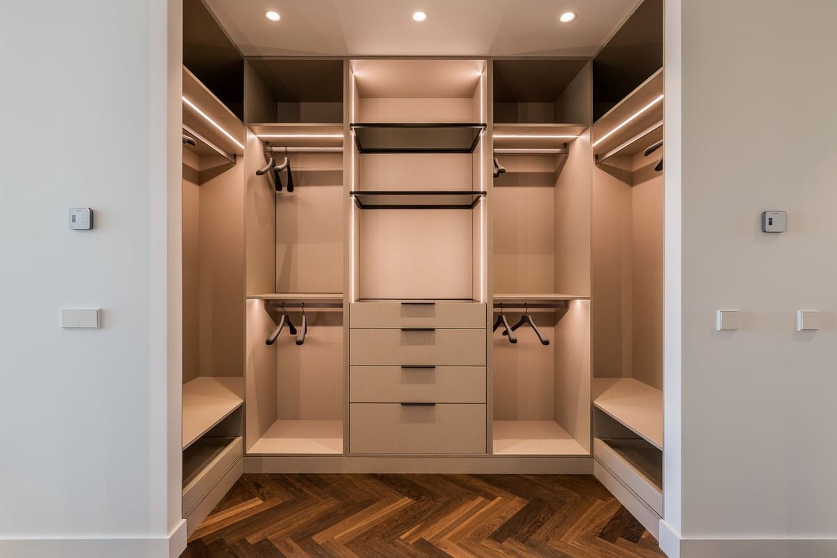 Chalet de 6 habitaciones en Marbella en venta con piscina garaje - 3.975.000 € (Ref: 9074368)