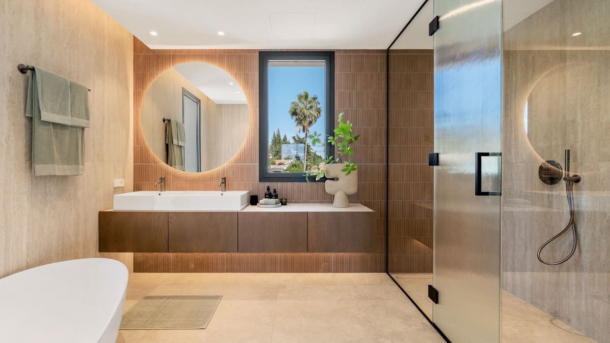 Chalet de 6 habitaciones en Marbella en venta con piscina garaje - 3.975.000 € (Ref: 9074368)