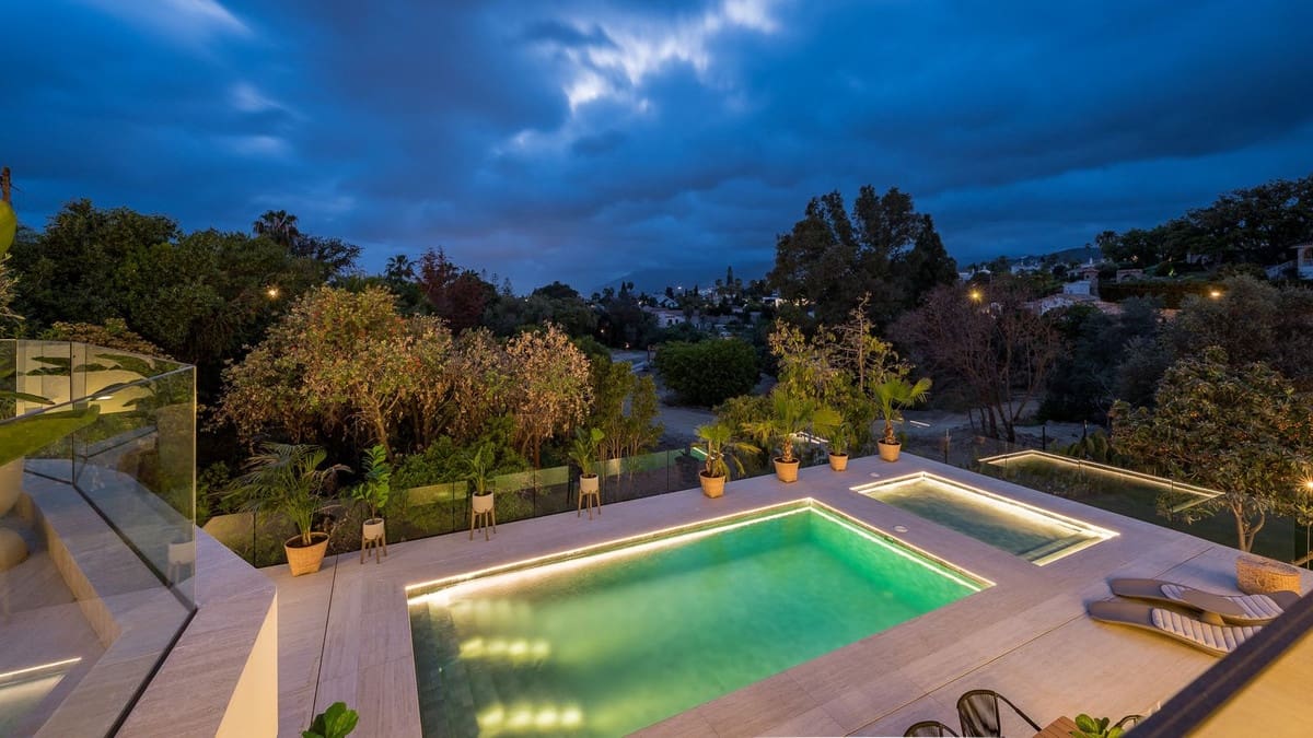 Chalet de 6 habitaciones en Marbella en venta con piscina garaje - 3.975.000 € (Ref: 9074368)