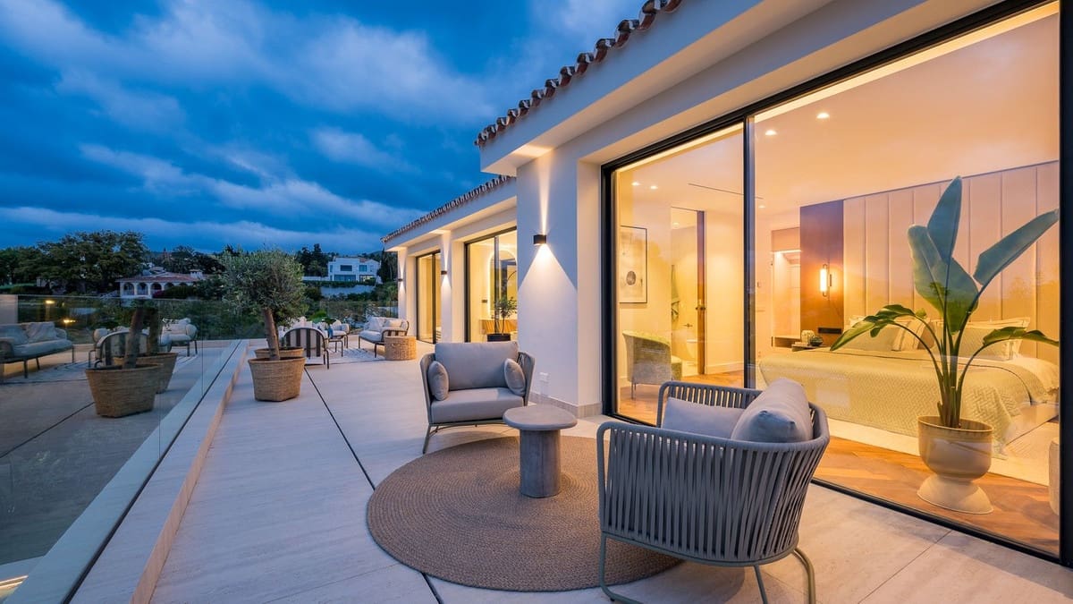 Chalet de 6 habitaciones en Marbella en venta con piscina garaje - 3.975.000 € (Ref: 9074368)