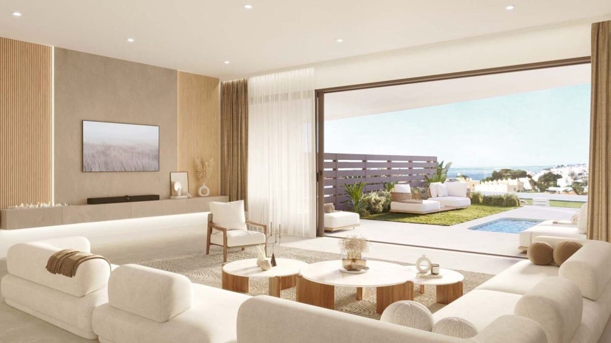 3 bedroom Townhouse for sale in Fuengirola with pool garage - € 810,000 (Ref: 9101257)